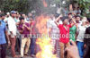 Speeding tempo knocks down 6 yr boy; flash protest by locals